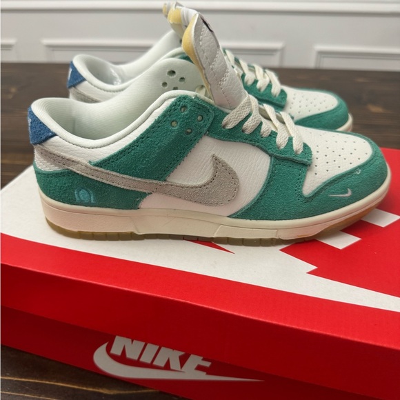 2020 Kasina x Dunk Low - Road Sign - Picture 2 of 7